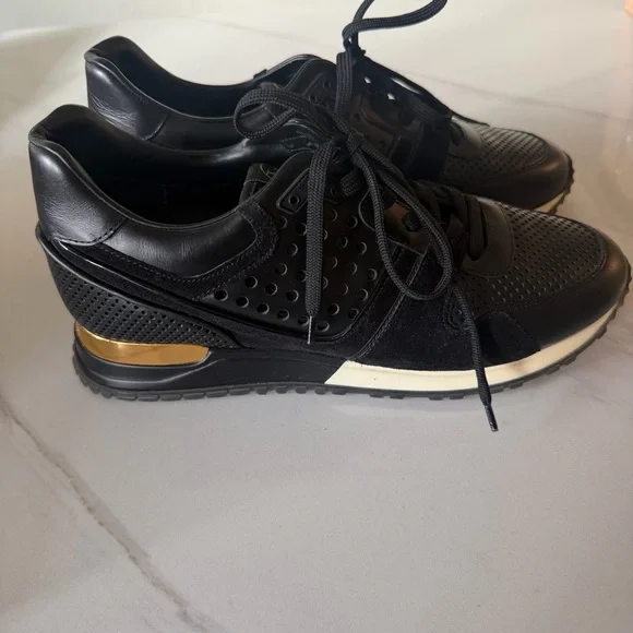 LOUIS VUITTON Nubuck Calfskin Run Away sneaker Size 8.5 Women - Picture 2 of 12